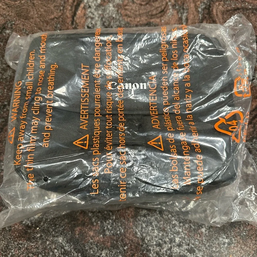 NWT Canon EOS Shoulder Bag 200ES